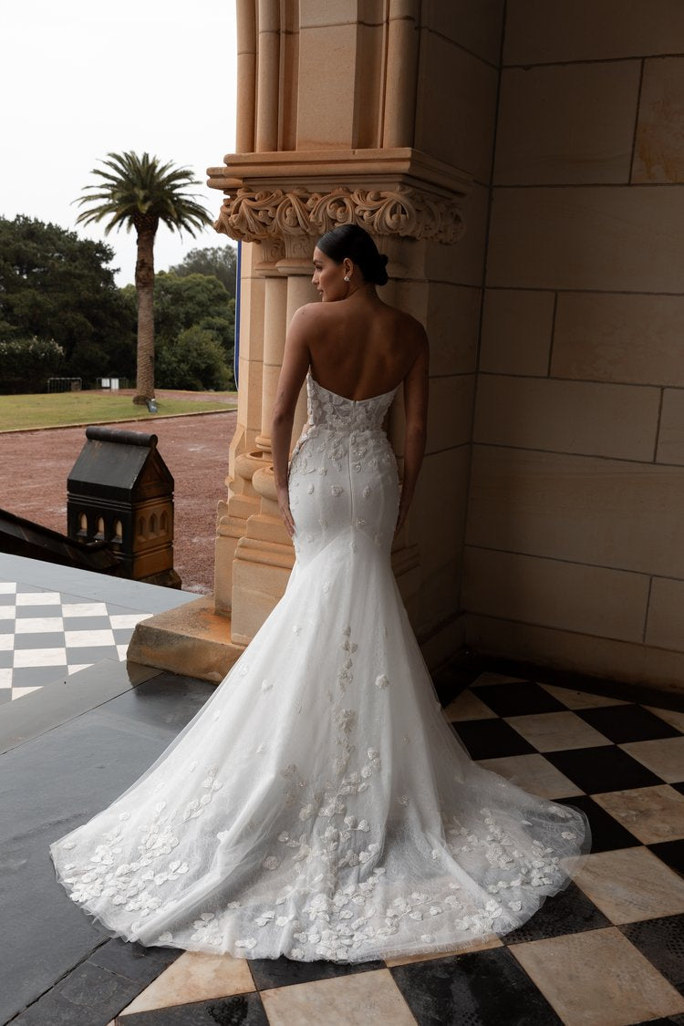 La Premiere Alaya LPC10016 Wedding Gown