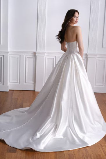 Olivia Clarice's Bridal Wedding Gown